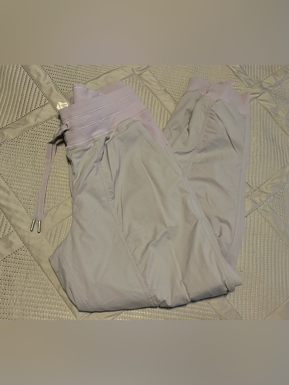 Lululemon Dance Studio Mid-Rise Lined Jogger Size 8 Light Ivory / Pale Purple